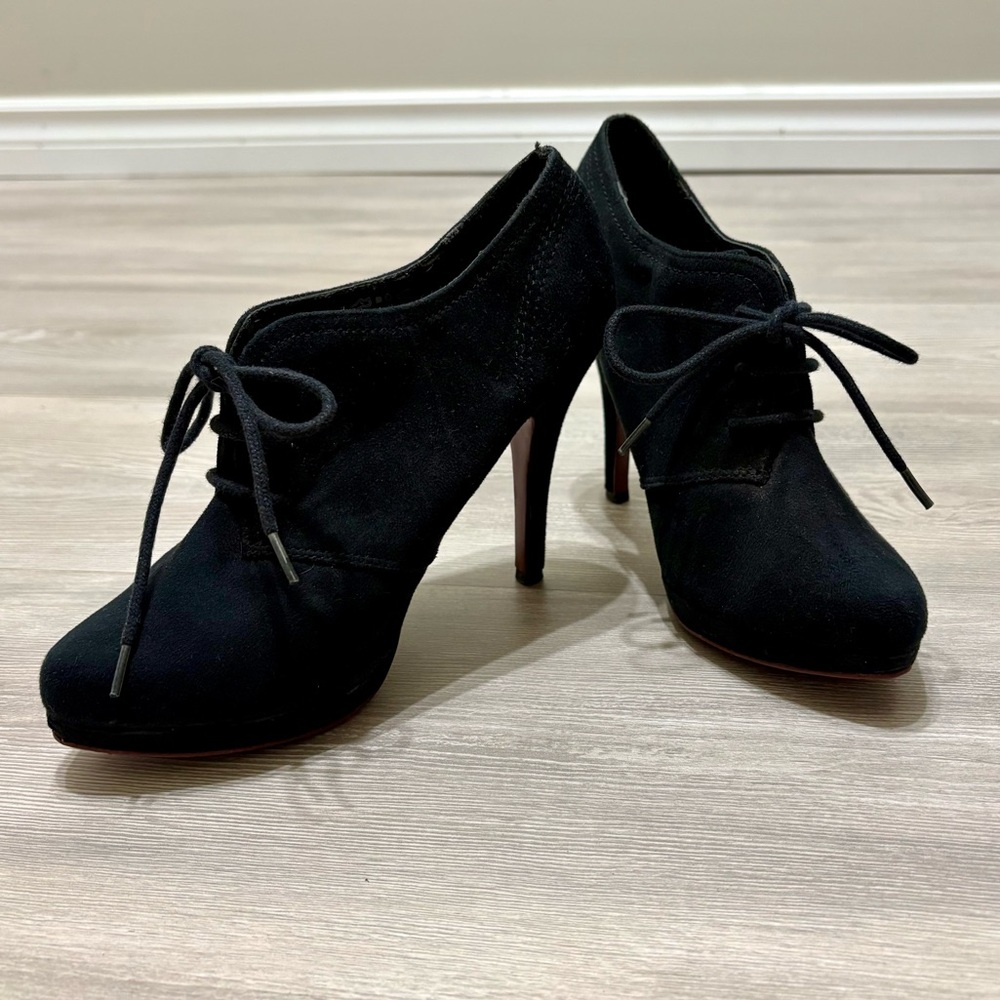 Graceland Classic Suede Formal Lace Up Stiletto High Heels Black